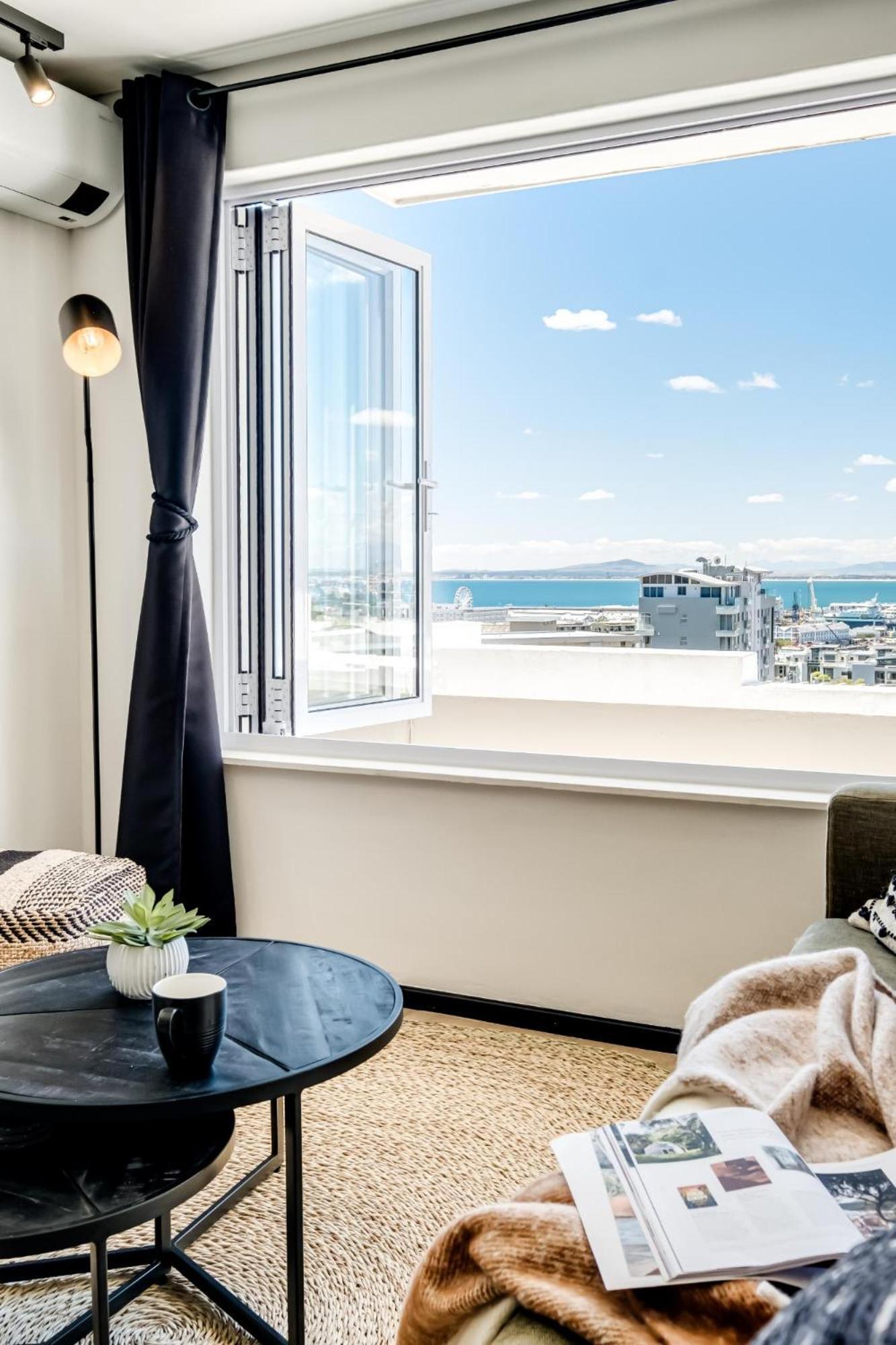 Views For Days Apartment *
